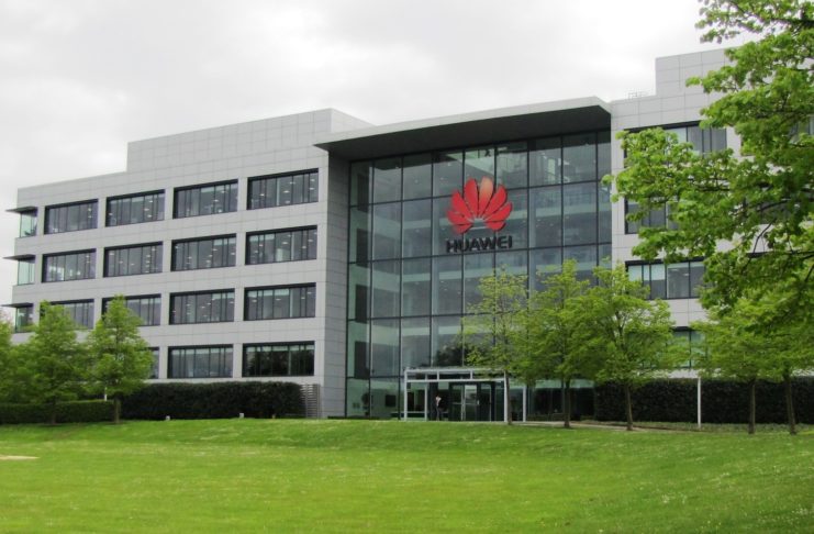 英國要求5G業者2027年前移除華為!違規者每天罰10萬英鎊